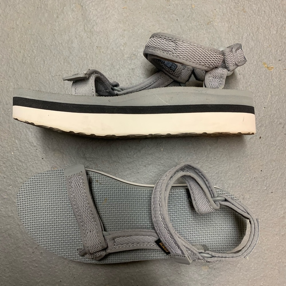 Teva flatform sandal